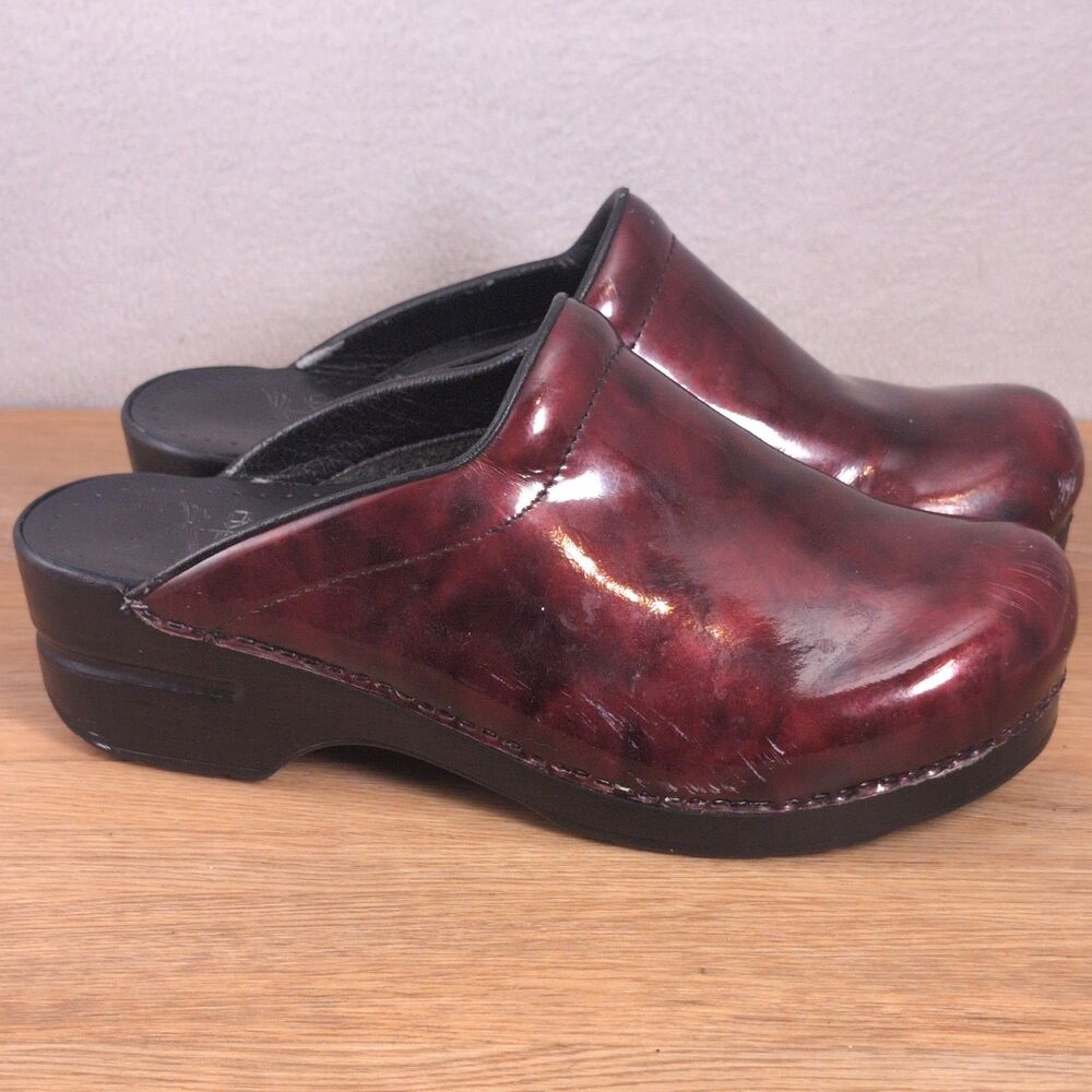 Dansko Sonja Pro Women's 7.5-8 EU 38 Open Back Clogs Burgundy Red Leather Shoes